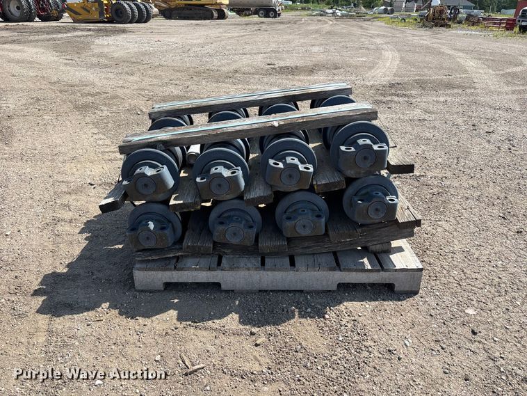 image for item NM9931 (16) Caterpillar  179-1486 track rollers