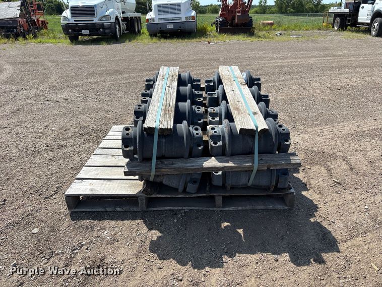 image for item NM9931 (16) Caterpillar  179-1486 track rollers