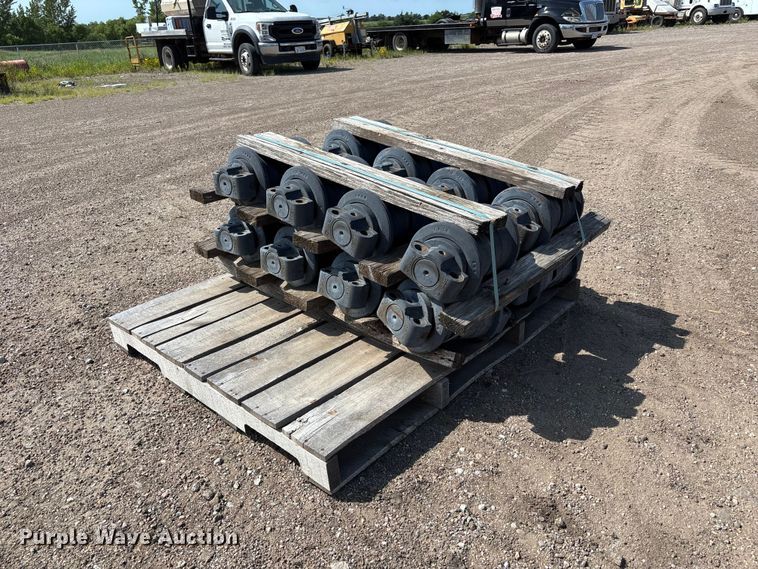 image for item NM9931 (16) Caterpillar  179-1486 track rollers