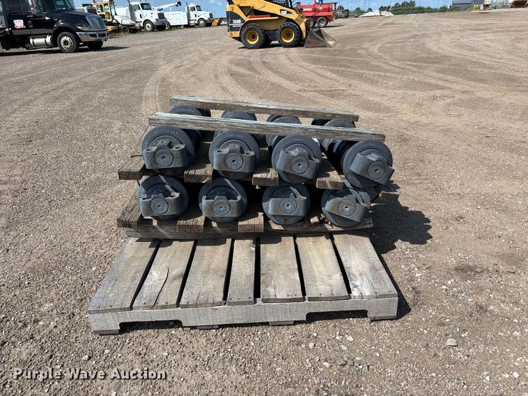 image for item NM9931 (16) Caterpillar  179-1486 track rollers