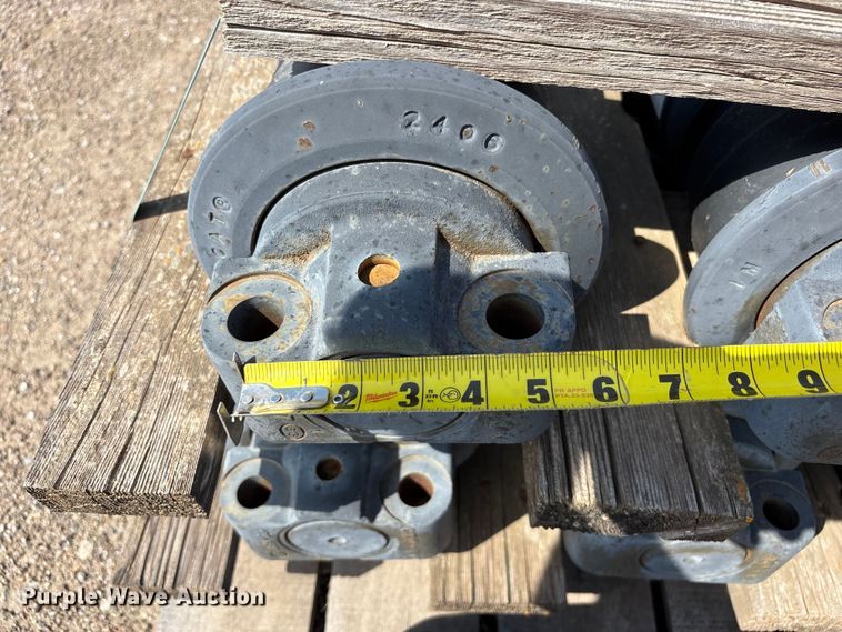 image for item NM9931 (16) Caterpillar  179-1486 track rollers
