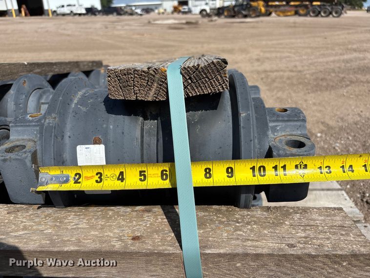 image for item NM9931 (16) Caterpillar  179-1486 track rollers