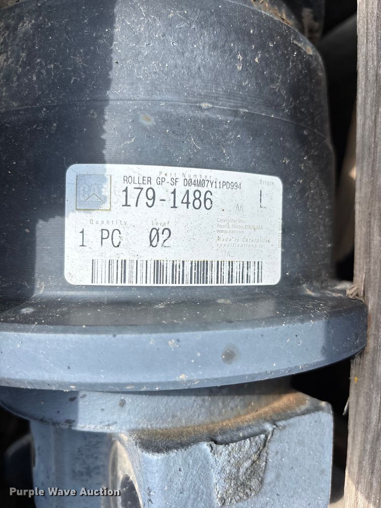 image for item NM9931 (16) Caterpillar  179-1486 track rollers