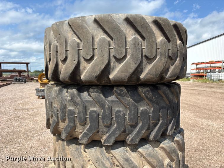 image for item NM9934 (4) 12.5/80-18 tires