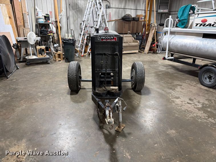image for item OE9683 Lincoln Electric SA200 welder