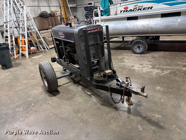 image for item OE9683 Lincoln Electric SA200 welder