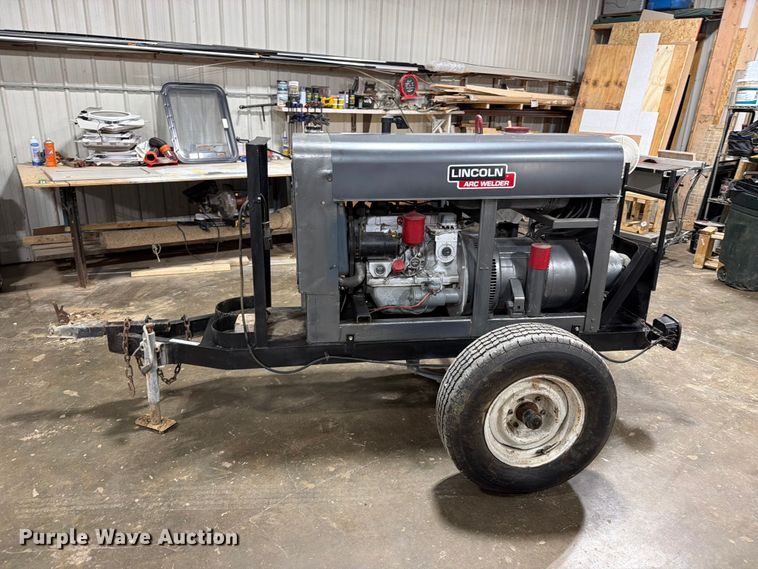 image for item OE9683 Lincoln Electric SA200 welder