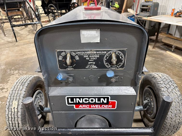 image for item OE9683 Lincoln Electric SA200 welder