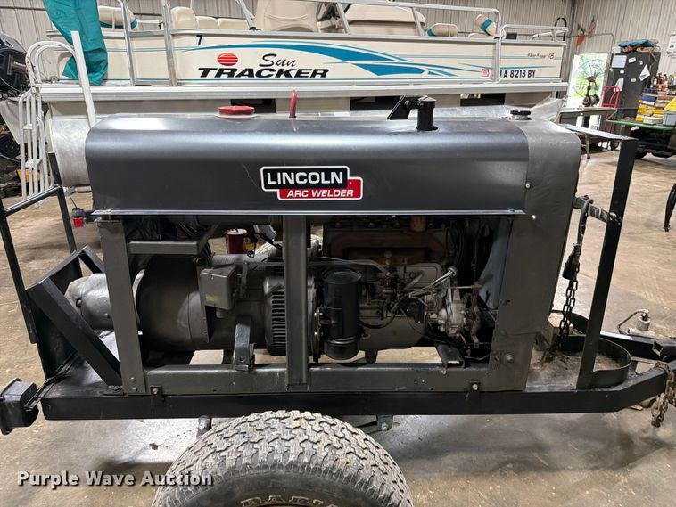 image for item OE9683 Lincoln Electric SA200 welder
