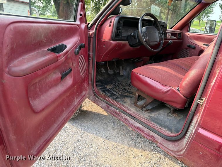 image for item OE9686 1995 Dodge Ram 3500 utility bed pickup truck