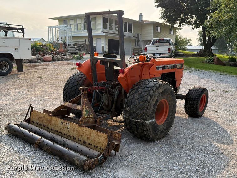 image for item OE9687 Kubota M4050 tractor