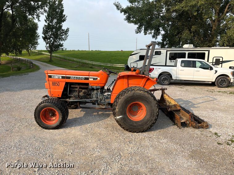 image for item OE9687 Kubota M4050 tractor