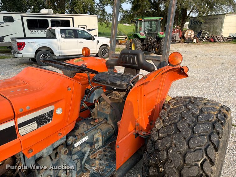 image for item OE9687 Kubota M4050 tractor
