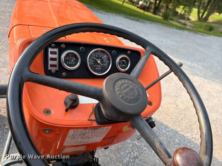 image for item OE9687 Kubota M4050 tractor