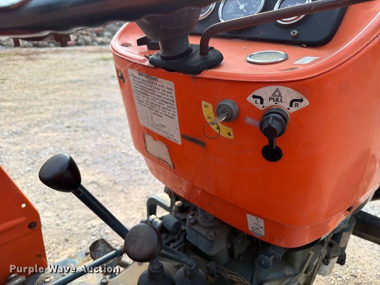 image for item OE9687 Kubota M4050 tractor