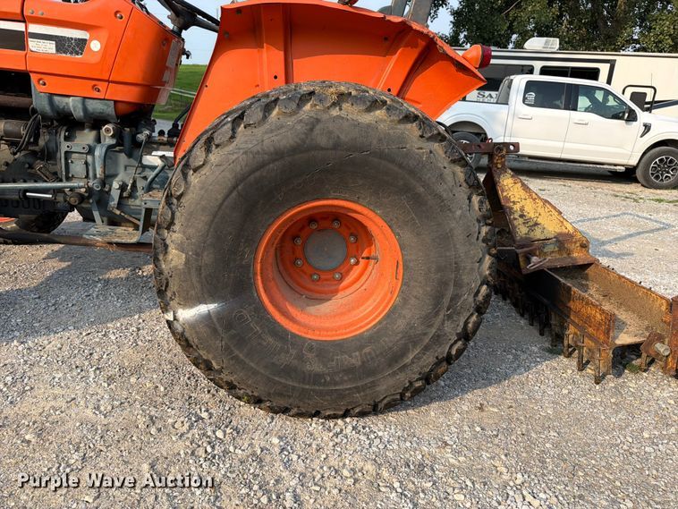 image for item OE9687 Kubota M4050 tractor