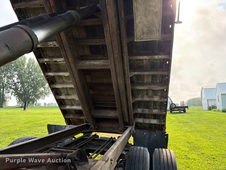 image for item OE9688 1991 Chevrolet Kodiak C5500  dump truck