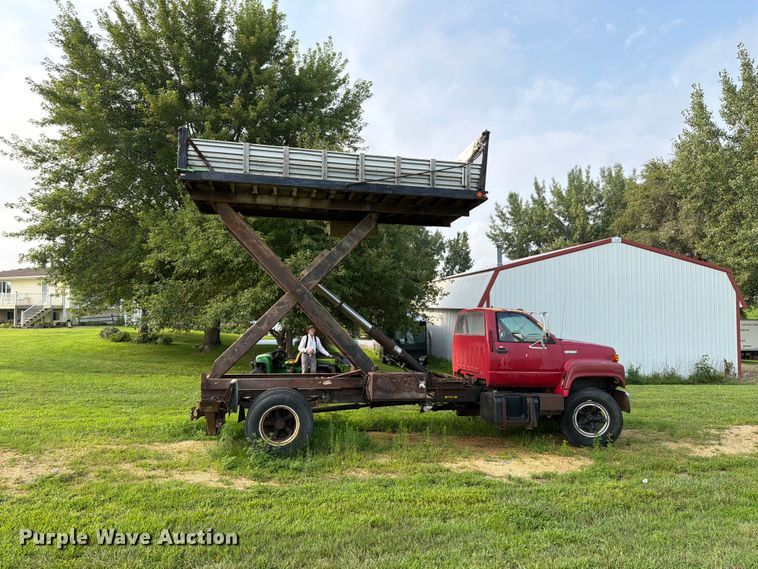 image for item OE9688 1991 Chevrolet Kodiak C5500  dump truck