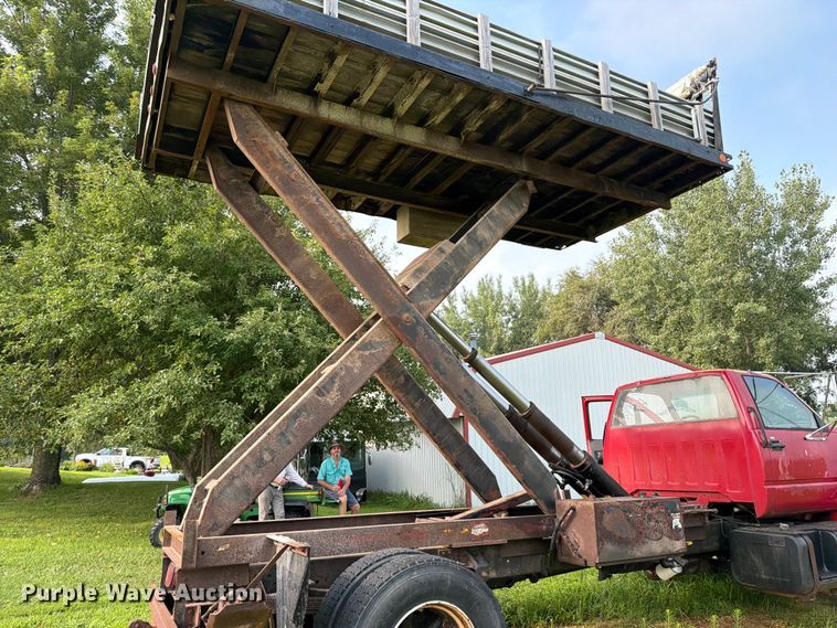 image for item OE9688 1991 Chevrolet Kodiak C5500  dump truck