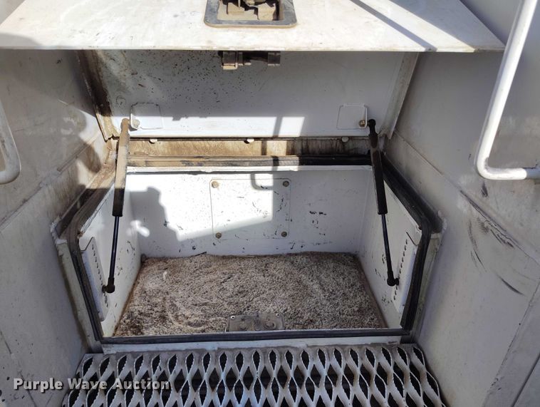 image for item YA2551 2023 Ford F600 Super Duty bucket truck