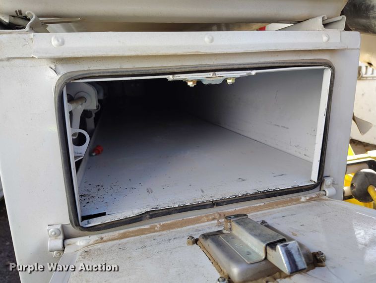 image for item YA2551 2023 Ford F600 Super Duty bucket truck