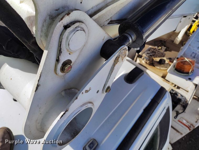 image for item YA2551 2023 Ford F600 Super Duty bucket truck