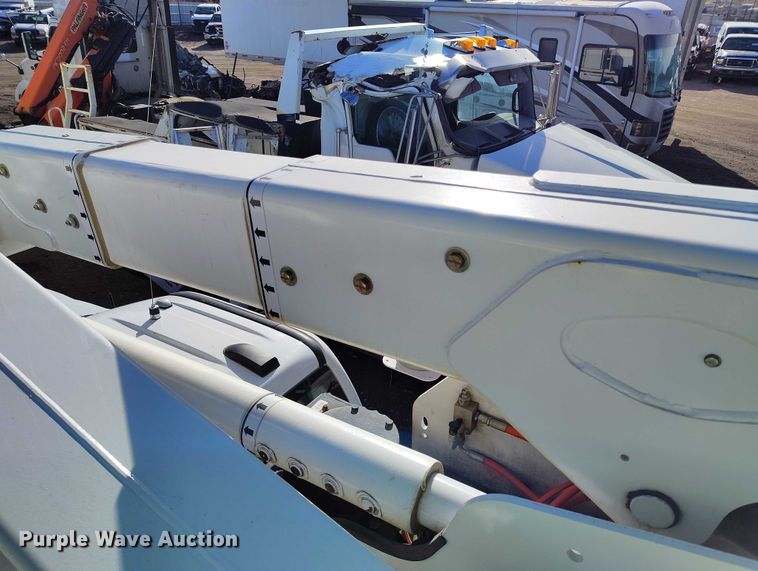 image for item YA2551 2023 Ford F600 Super Duty bucket truck