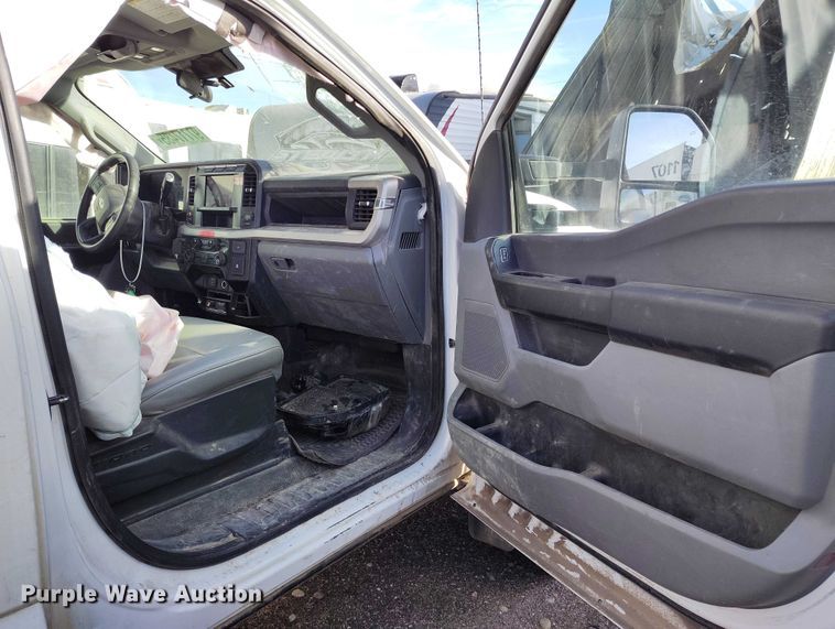 image for item YA2551 2023 Ford F600 Super Duty bucket truck