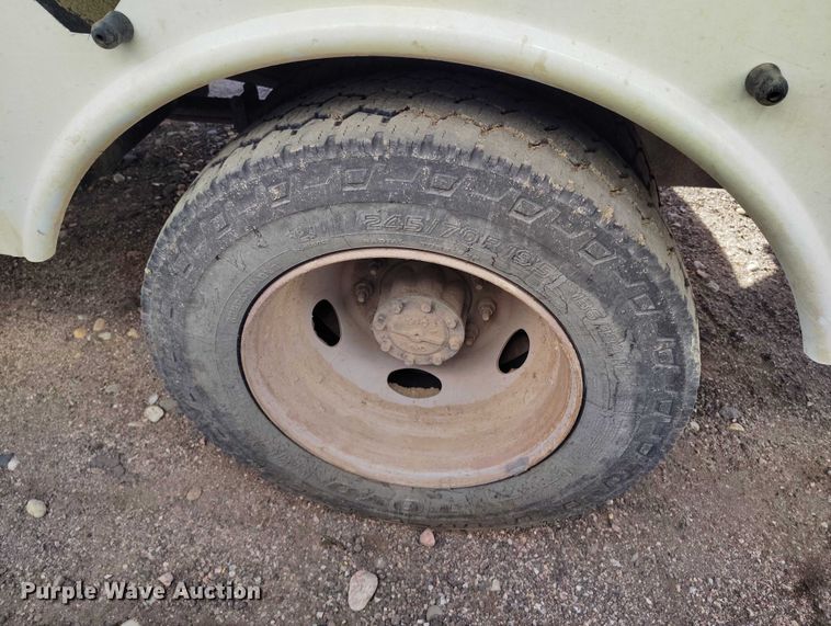 image for item YA2551 2023 Ford F600 Super Duty bucket truck