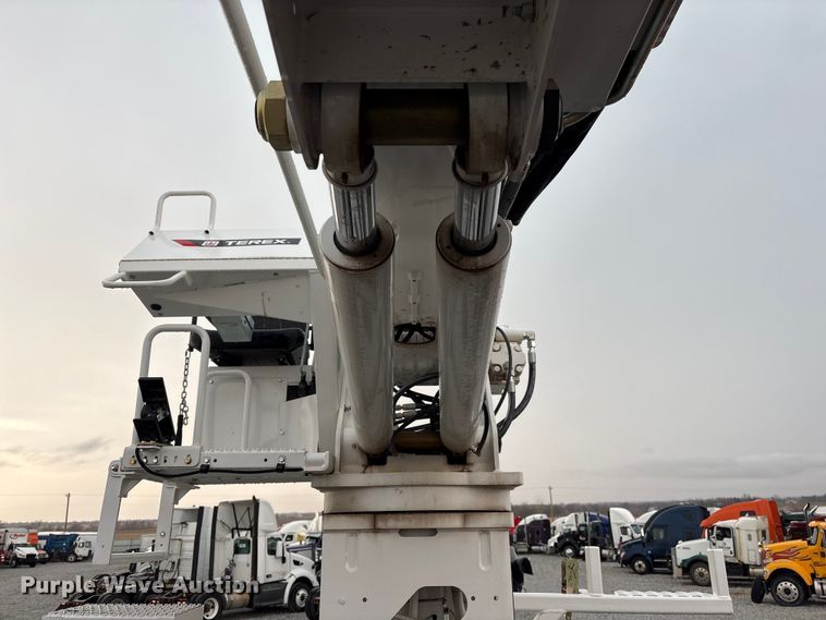 image for item YA3007 2025 Freightliner Business Class M2 digger derrick truck