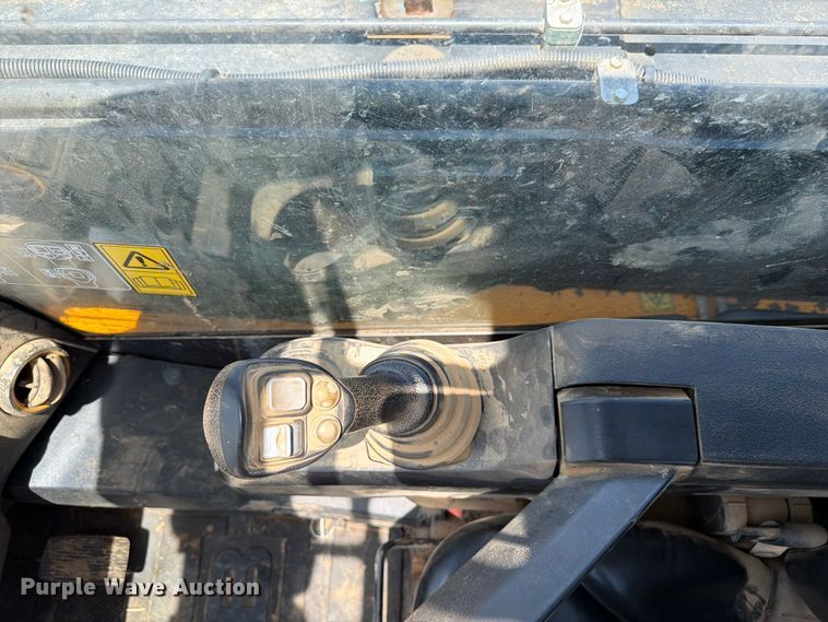 image for item YA3815 2024 JCB 3TS-8T NA tracked skid steer loader