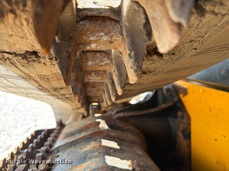image for item YA3815 2024 JCB 3TS-8T NA tracked skid steer loader