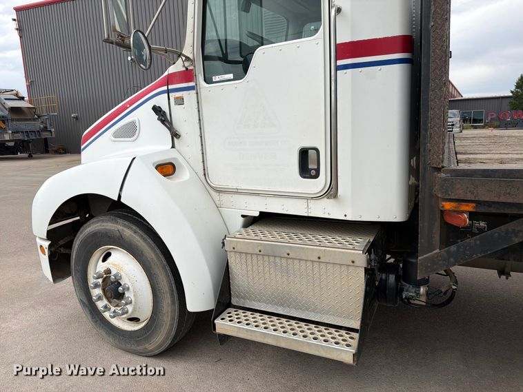 image for item YA3827 2006 Kenworth T300 flatbed truck