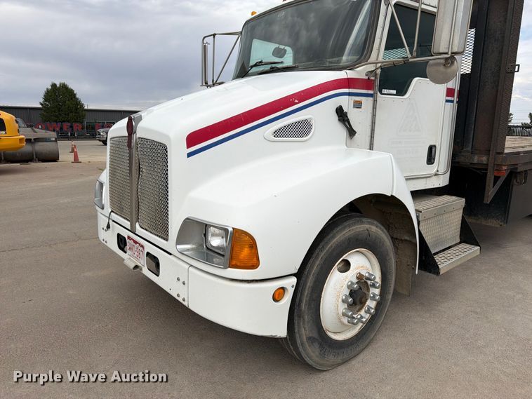 image for item YA3827 2006 Kenworth T300 flatbed truck