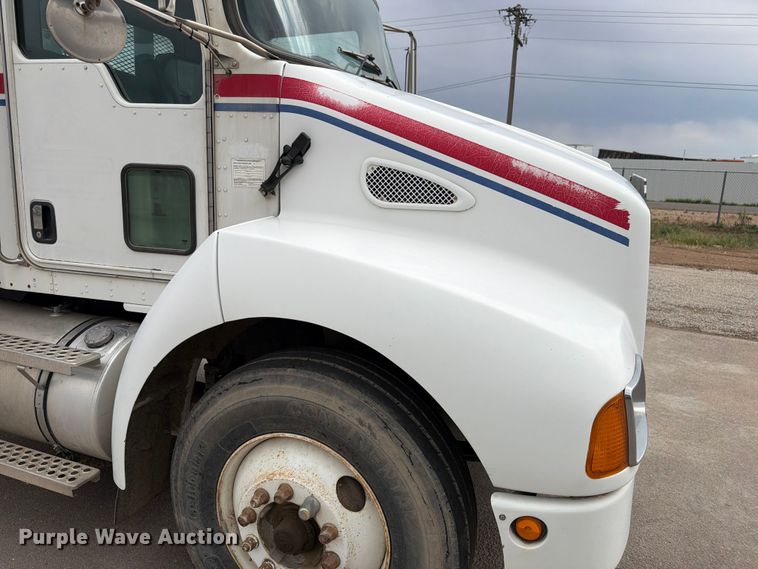 image for item YA3827 2006 Kenworth T300 flatbed truck