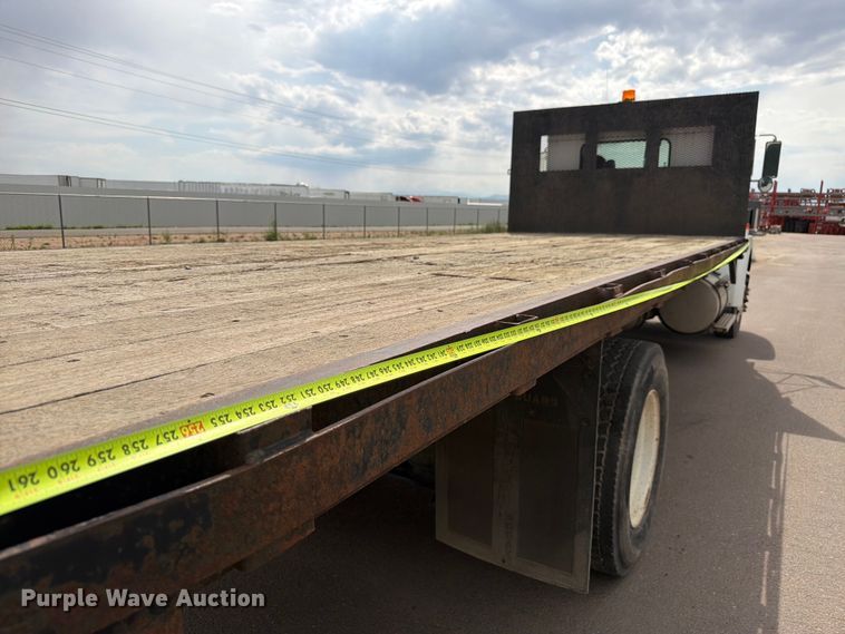image for item YA3827 2006 Kenworth T300 flatbed truck