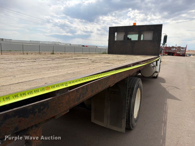 image for item YA3827 2006 Kenworth T300 flatbed truck