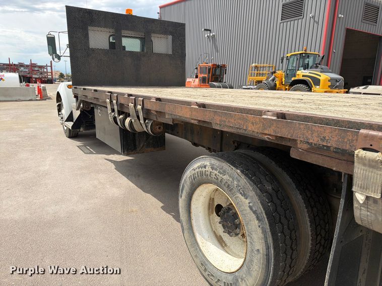image for item YA3827 2006 Kenworth T300 flatbed truck
