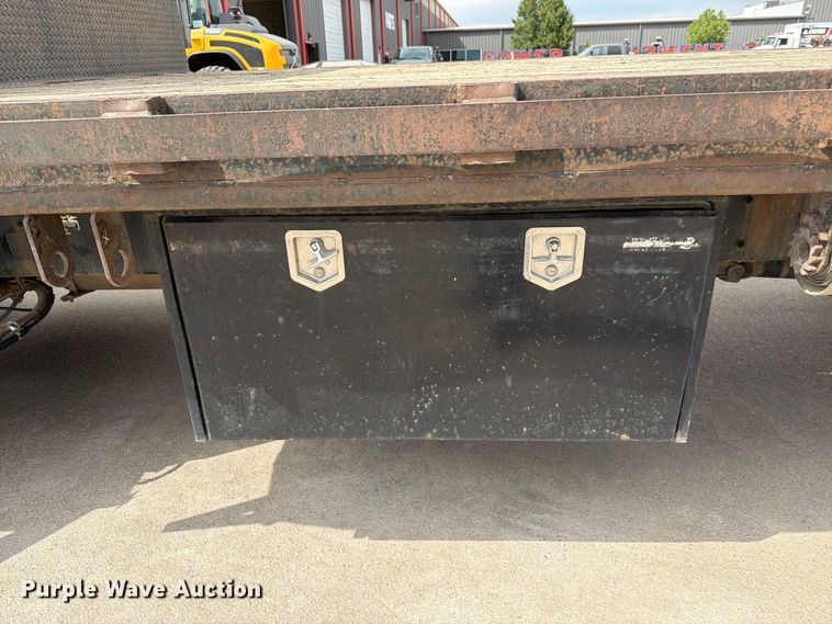 image for item YA3827 2006 Kenworth T300 flatbed truck