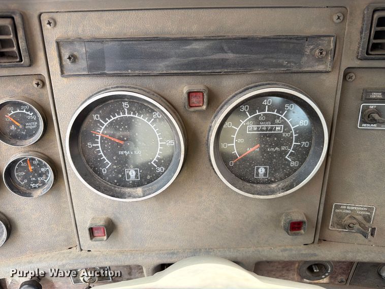 image for item YA3827 2006 Kenworth T300 flatbed truck