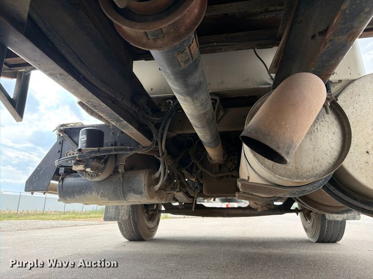 image for item YA3827 2006 Kenworth T300 flatbed truck