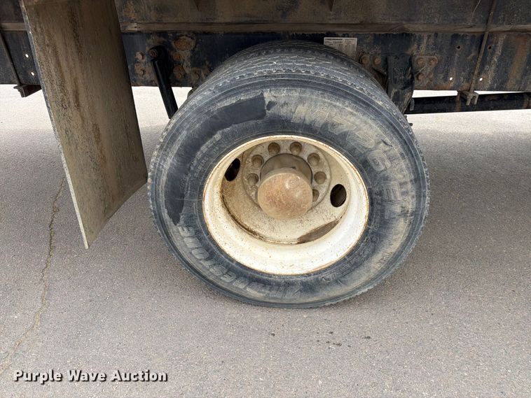 image for item YA3827 2006 Kenworth T300 flatbed truck