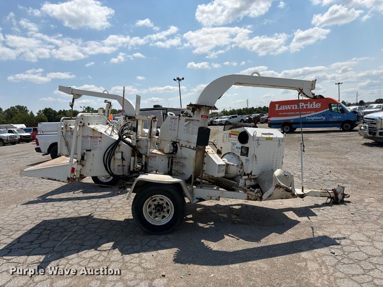 image for item YA4042 2017 Bandit 200UC wood chipper