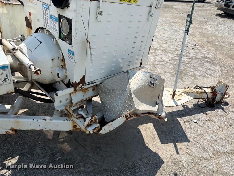 image for item YA4042 2017 Bandit 200UC wood chipper