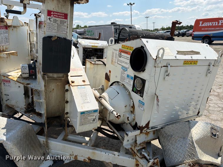 image for item YA4042 2017 Bandit 200UC wood chipper