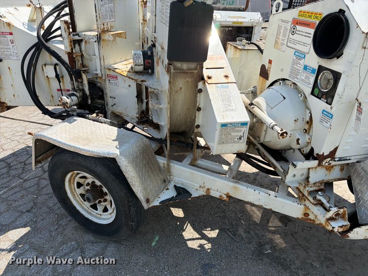 image for item YA4042 2017 Bandit 200UC wood chipper