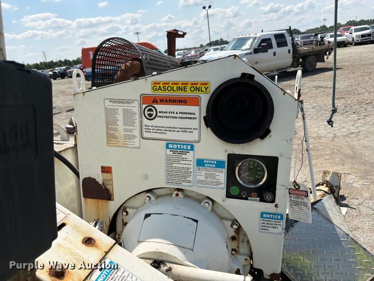 image for item YA4042 2017 Bandit 200UC wood chipper