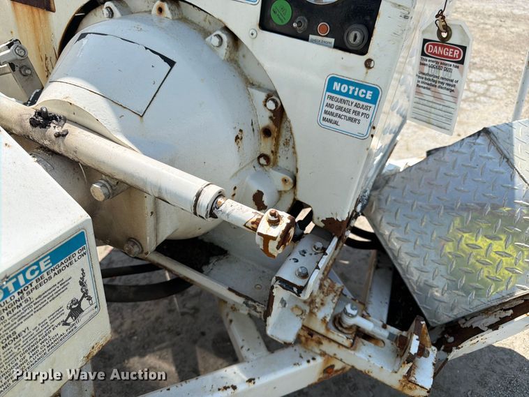 image for item YA4042 2017 Bandit 200UC wood chipper