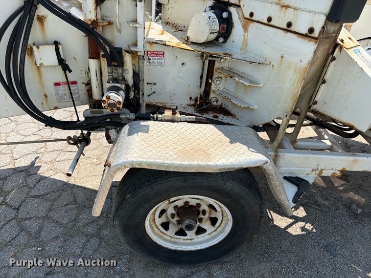 image for item YA4042 2017 Bandit 200UC wood chipper