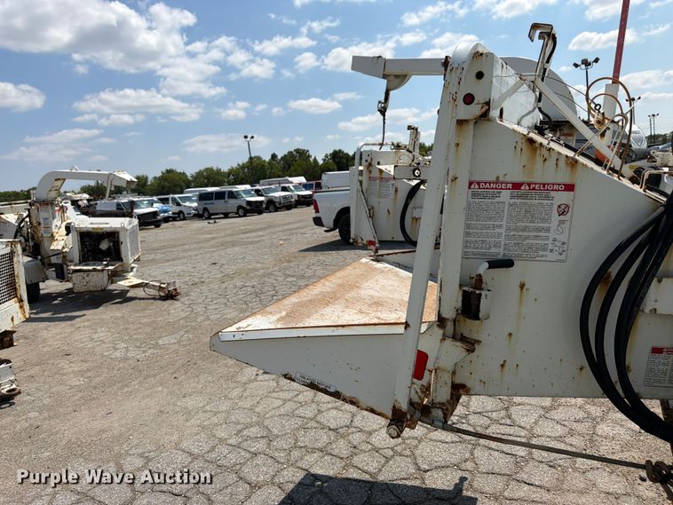 image for item YA4042 2017 Bandit 200UC wood chipper